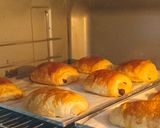 Gambar langkah 4 resipi Sourdough Pain Au Chocolat.
