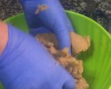 Foto del paso 3 de la receta Gofio amasado con miel de Palma, Almendras y Pasas“TURRÓN CANARIO” y....Barritas con Chocolate