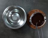 Une image de l'étape 6 de Saucisson au chocolat et chamallows.