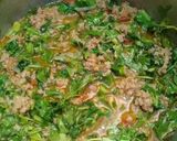 A picture of step 4 of Palak Methi Qeema.