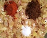A picture of step 3 of Onion sabji.