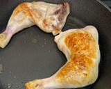 Foto del paso 2 de la receta: Pollo con tomate y aceitunas