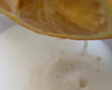 Foto del paso 3 de la receta: Torrijas de pan de centeno con naranja, leche, miel y canela