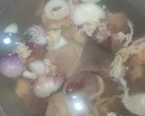 صورة لخطوة 1 من وصفة كبد وقوانص بالبصل 🍲😋