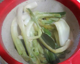 Foto del paso 7 de la receta: Filetes de ternera aliñados con cebolletas tiernas aliñadas