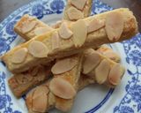 Foto langkah ke 6 dari resep Almond finger cookies. Mudah, ngeprul, enak.