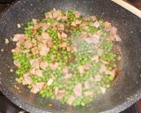 Foto del passaggio 2 della ricetta Riso alla cantonese