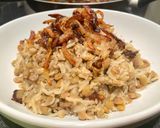 A picture of step 6 of Mdardara - brown lentils and rice with fried onions.