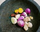 Foto langkah ke 1 dari resep Sayur Goreng Asem khas Betawi.