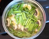 Hình bước làm 3 của món 🌱 Canh Hẹ Nấm Mỡ Đậu Hủ Non