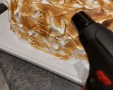 Une image de l'étape 7 de Bûche glacée au Grand Marnier, façon omelette norvégienne.