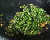 A picture of step 3 of Lasooni Methi Chicken.