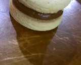 Foto del paso 5 de la receta: Alfajor de Maicena con aceite, económico relleno con crema de 🍫