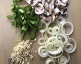 Foto langkah ke 2 dari resep Chicken Stroganoff.
