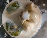 A picture of step 3 of Kiwi Banana Smoothie.