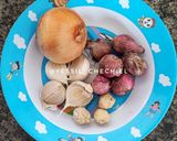Foto langkah ke 1 dari resep Semur Ayam Kentang Tahu.
