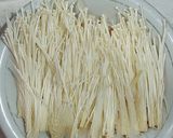 Foto langkah ke 1 dari resep Sup Bening Jamur.