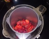 A picture of step 3 of Strawberry Anar Mocktail.