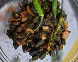 A picture of step 8 of Bhindi ki sabzi.