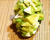 Foto del paso 10 de la receta: Aguacates rellenos y polvo de pistachos