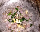 A picture of step 2 of Vermicelli upma.
