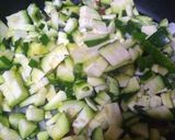 Foto del paso 1 de la receta: Tortilla de zapallitos👩🏼‍🍳