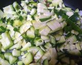 Foto del paso 1 de la receta: Tortilla de zapallitos👩🏼‍🍳