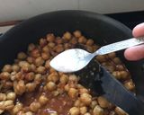 A picture of step 6 of Espinacas con Garbanzos(Spanish Chickpea Stew).
