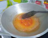 Foto langkah ke 2 dari resep Tumis Soun Oyong Telur.