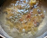 A picture of step 2 of Red Pasta with Cheese and Basil.