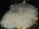 Bihun ayam nyemek