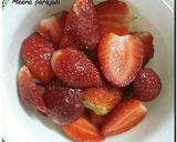 A picture of step 5 of Strawberry vanilla custard 😊😊😊.