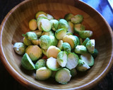 Foto del paso 1 de la receta: Tupper con guiso de coles de bruselas y zanahoria - veggie