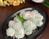 Foto langkah ke 5 dari resep Klepon Gula Merah (No Air Kapur Sirih).