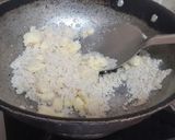 A picture of step 4 of Sabudana Sheera.