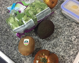 Foto del paso 1 de la receta: Ensalada de arroz con kiwi y aguacate 🥗🍐🥝🥑