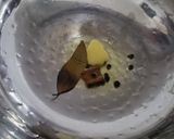 A picture of step 4 of Afghani egg curry.