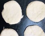 Foto del paso 5 de la receta: Pletzalej o pizzetas de cebolla. Sin lactosa