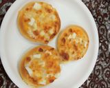 पनीर स्वीट चिली मिनी पिज़्ज़ा(Paneer Sweet chilli mini pizza recipe in hindi) रेसिपी चरण 4 फोटो