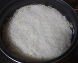 Foto del paso 2 de la receta: Arroz blanco con huevo frito y plátano