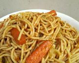 A picture of step 4 of Garlic Stir Fried Pasta.