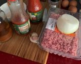 Foto del paso 1 de la receta: Filetes rusos en salsa de tomate
