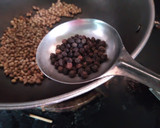 செட்டிநாடு நாட்டுக்கோழிக் குழம்பு(Naattukozhi kulambu recipe in tamil) ரெசிபி ஸ்டேப் 1 புகைப்படம்