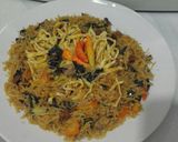 Foto langkah ke 4 dari resep Bihun Goreng Jamur Ayam.
