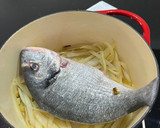 Foto del paso 5 de la receta: Dorada con mejillones