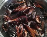 Foto del paso 2 de la receta: Arroz integral con mejillones y champiñones