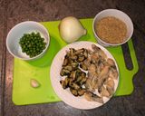 Foto del paso 1 de la receta: Arroz amarillo con mariscos