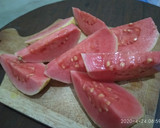 Foto langkah ke 1 dari resep Jus jambu biji merah.