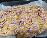 Foto del paso 5 de la receta: Focaccia con cebolla roja y romero