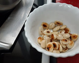 Foto del paso 2 de la receta: Plumas integrales con verduras a la soja y almendras